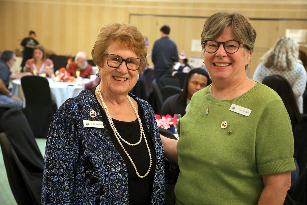 Helga Browder and Ann Waddle Helga Browder and Ann Waddle