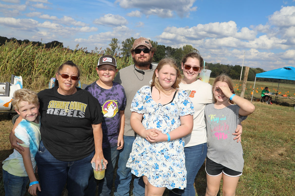 James, Tammy, Levi and Chris Eisan, Jaylen Dunaway, Jessica Winfrey and Ellie Dunaway James, Tammy, Levi and Chris Eisan, Jaylen Dunaway, Jessica Winfrey and Ellie Dunaway