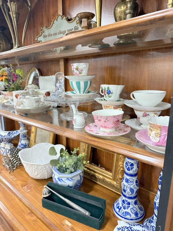 Wonderfilled Boutique - A thrift and consignment store now open on College Street Wonderfilled Boutique - A thrift and consignment store now open on College Street