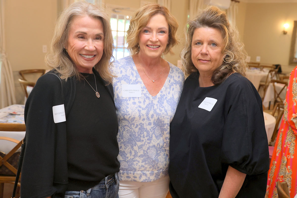 Beverly Taylor, Carolyn Pierce and Leslie Heimbeck Beverly Taylor, Carolyn Pierce and Leslie Heimbeck