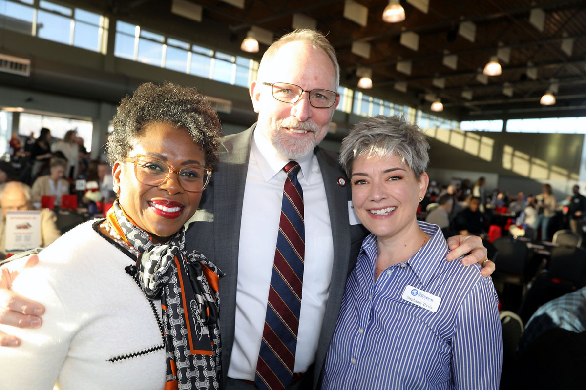 Kimberly Wiggins, Gen. Robert Nash and Stephanie Travis Kimberly Wiggins, Gen. Robert Nash and Stephanie Travis