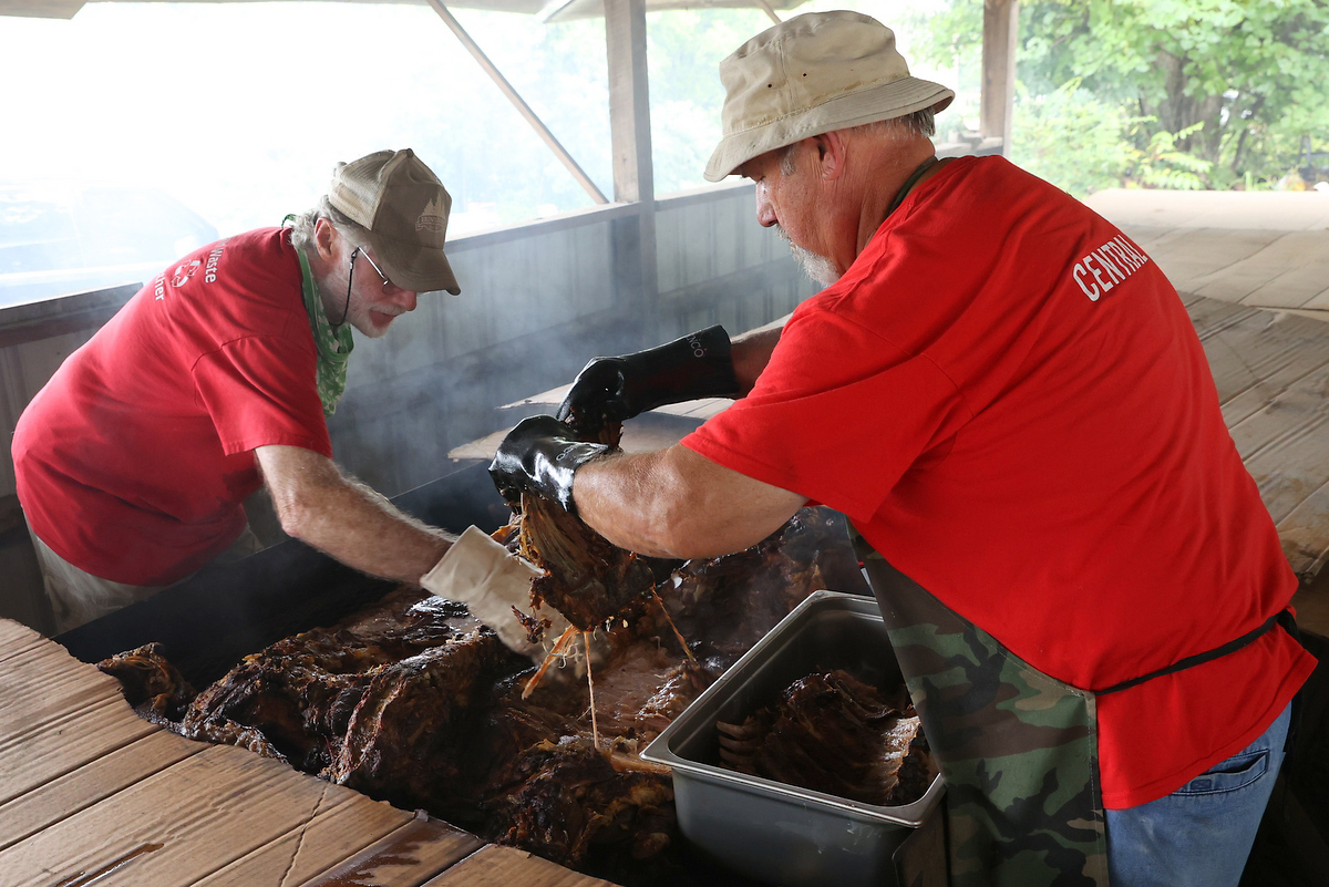 118th Annual Lone Oak Picnic. (Mark Haynes, Clarksville Living Magazine) 118th Annual Lone Oak Picnic. (Mark Haynes, Clarksville Living Magazine)